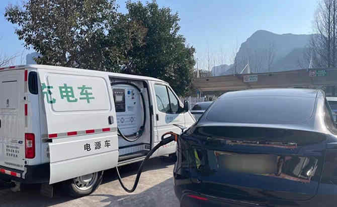 金寨汽车搭电
